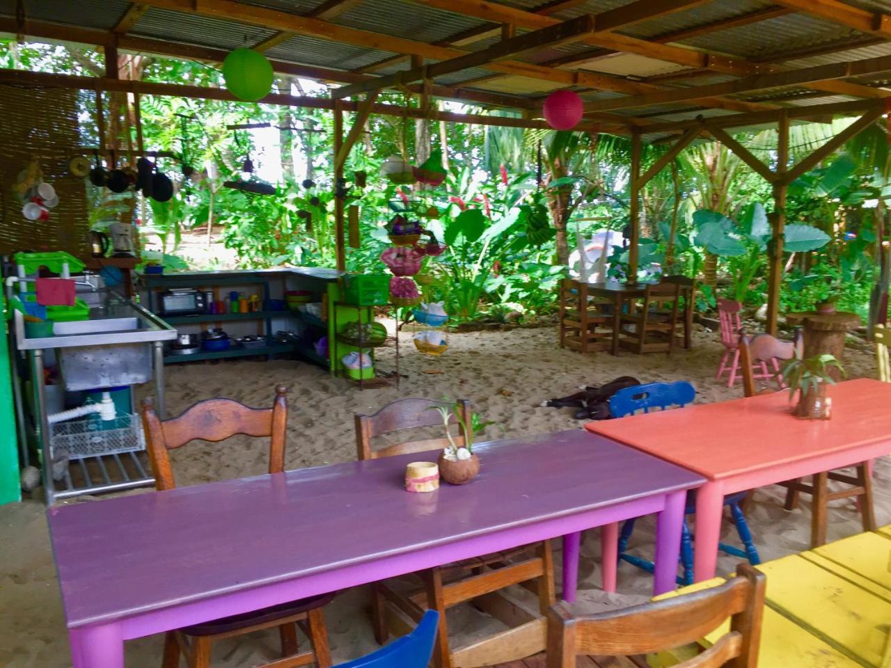 Puerto Viejo de Talamanca Oasis 호스텔 외부 사진